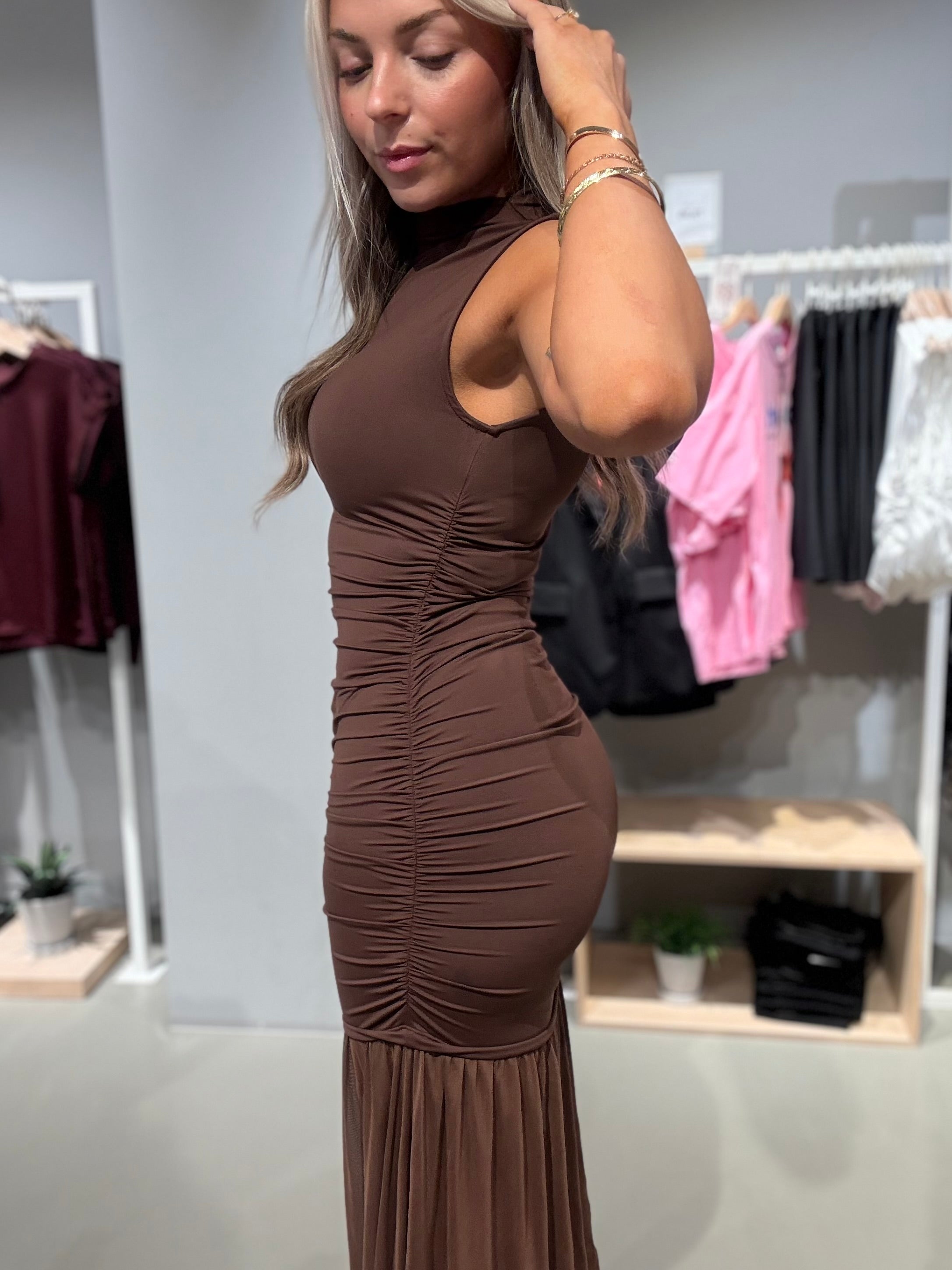 VIKENZA Long Dress - Shaved Chocolate